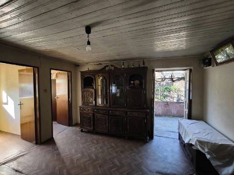 Moradia para recuperar em Vilela