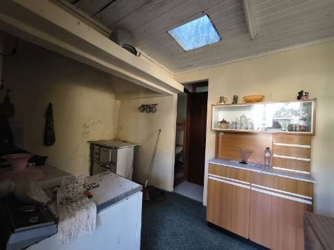 Moradia para recuperar em Vilela