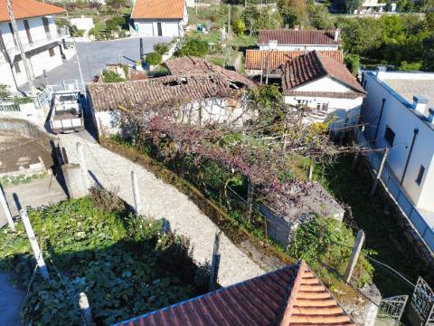 Moradia para recuperar em Vilela