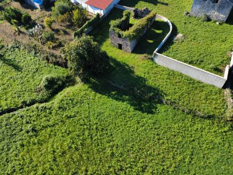 Moradia em pedra para restauro em Vilela, Arcos de Valdevez