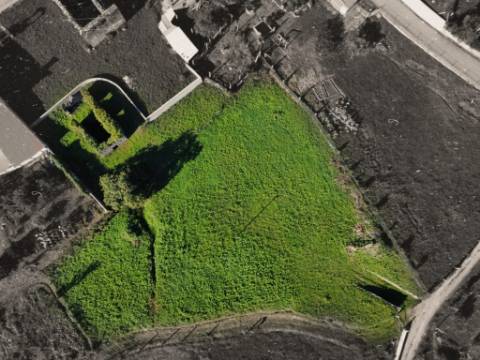 Moradia em pedra para restauro em Vilela, Arcos de Valdevez