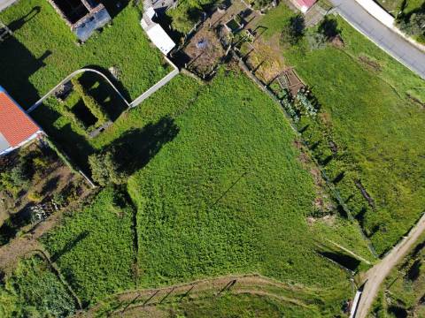 Moradia em pedra para restauro em Vilela, Arcos de Valdevez