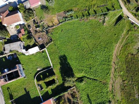 Moradia em pedra para restauro em Vilela, Arcos de Valdevez