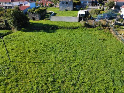 Moradia em pedra para restauro em Vilela, Arcos de Valdevez