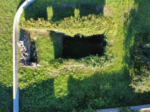 Moradia em pedra para restauro em Vilela, Arcos de Valdevez