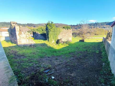 Moradia em pedra para restauro em Vilela, Arcos de Valdevez