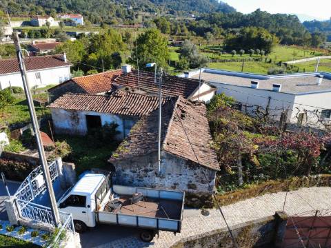 Moradia Para Restauro em Vilela