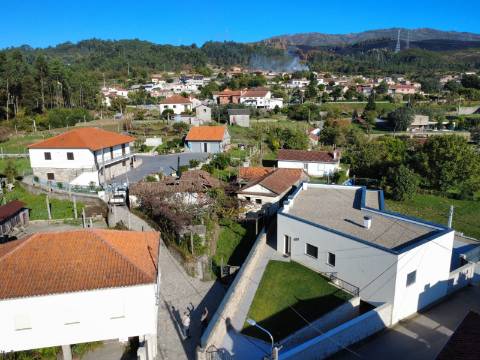 Moradia Para Restauro em Vilela