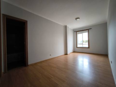 Apartamento T2 Moderno no Coração de Valença