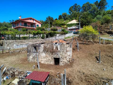 Moradia t3 para restauro em Vilela ,Arcos de Valdevez