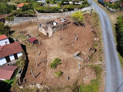 Moradia t3 para restauro em Vilela ,Arcos de Valdevez