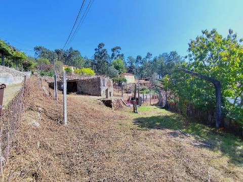 Moradia t3 para restauro em Vilela ,Arcos de Valdevez