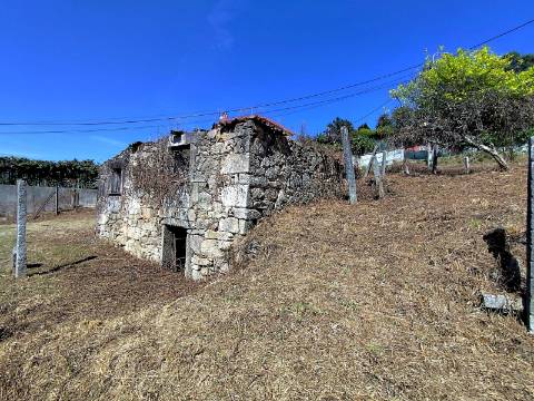Moradia t3 para restauro em Vilela ,Arcos de Valdevez