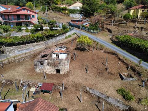 Moradia t3 para restauro em Vilela ,Arcos de Valdevez