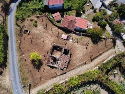 Moradia t3 para restauro em Vilela ,Arcos de Valdevez