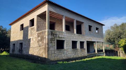 Moradia tradicional em pedra