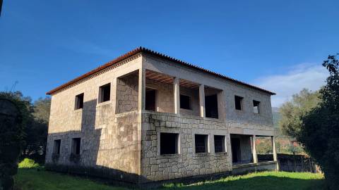 Moradia tradicional em pedra