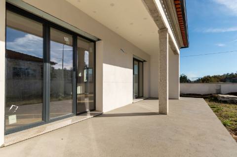 Moradia T3 Em Construção