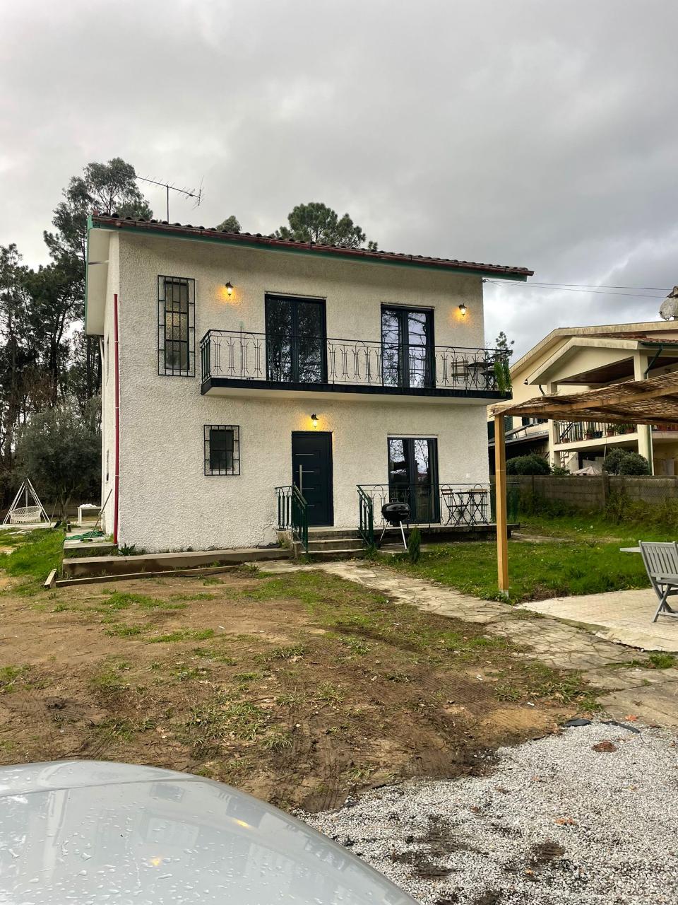 Villa T3 de dois andares renovada, Vila Verde