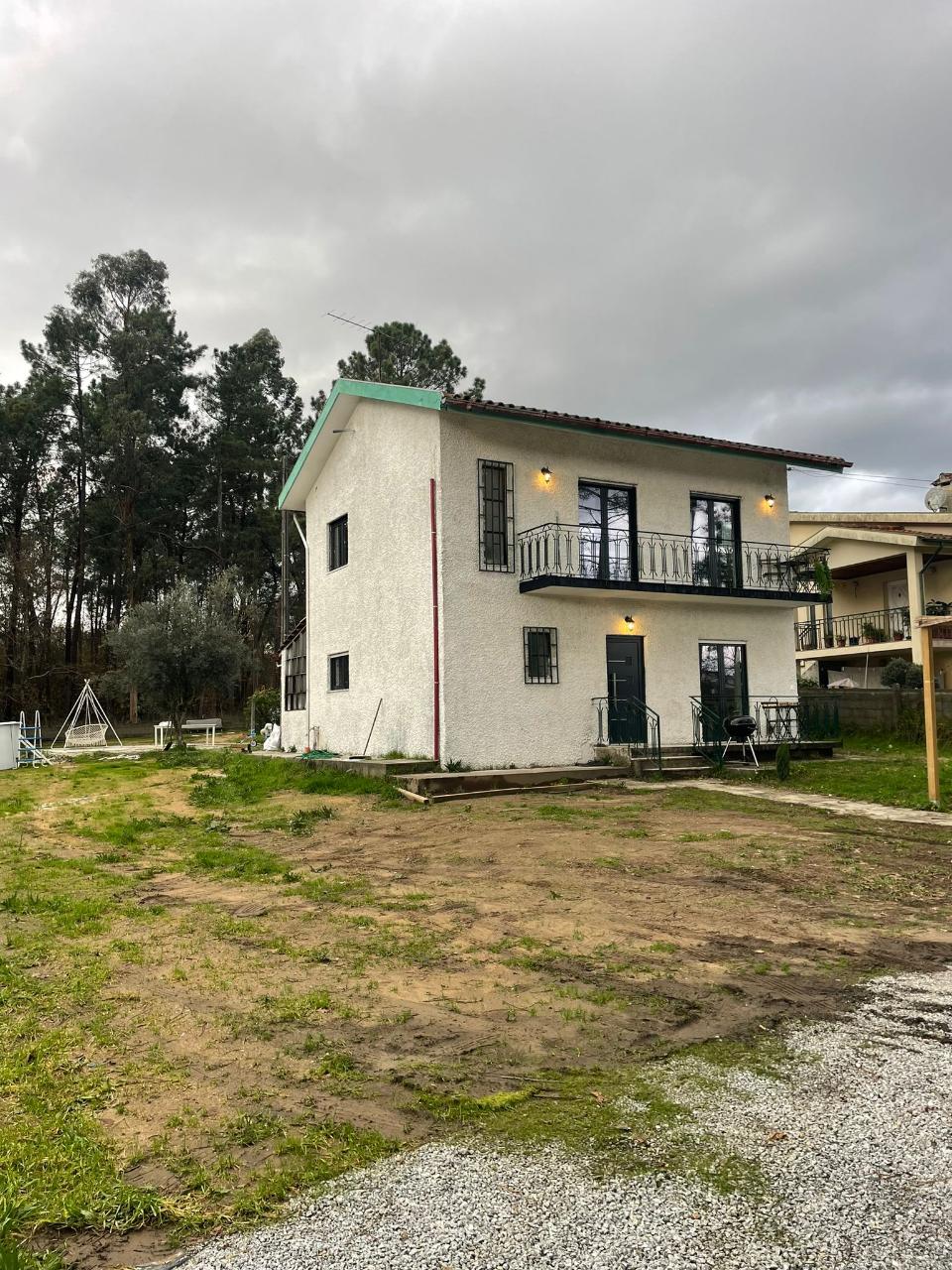 Villa T3 de dois andares renovada, Vila Verde