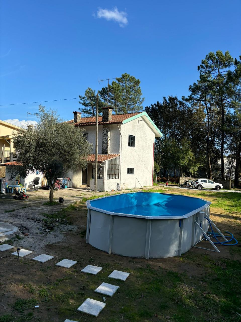 Villa T3 de dois andares renovada, Vila Verde