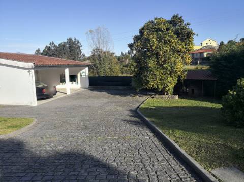 Moradia V3 + 1 em Oleiros, Ponte da Barca