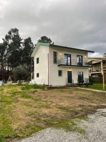 Villa T3 de dois andares renovada, Vila Verde