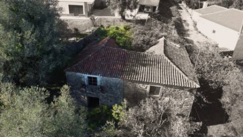 Moradia para Restauro com Terreno - Sabadim, Arcos de Valdevez