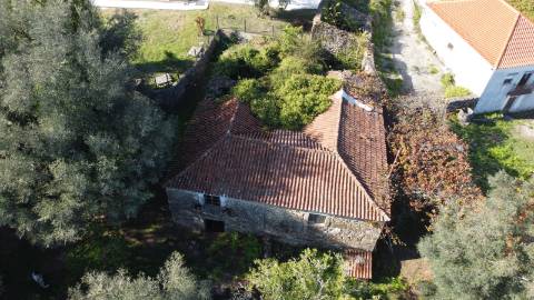Moradia para Restauro com Terreno - Sabadim, Arcos de Valdevez