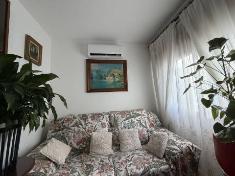 T2 com Jardim, Garagem e Terreno em Meadela - Viana do Castelo