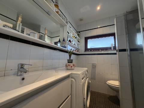 T2 com Jardim, Garagem e Terreno em Meadela - Viana do Castelo