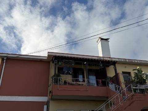 T2 com Jardim, Garagem e Terreno em Meadela - Viana do Castelo