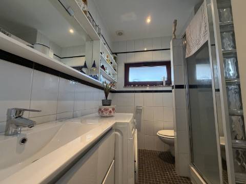 T2 com Jardim, Garagem e Terreno em Meadela - Viana do Castelo