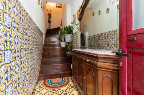 T2 com Jardim, Garagem e Terreno em Meadela - Viana do Castelo