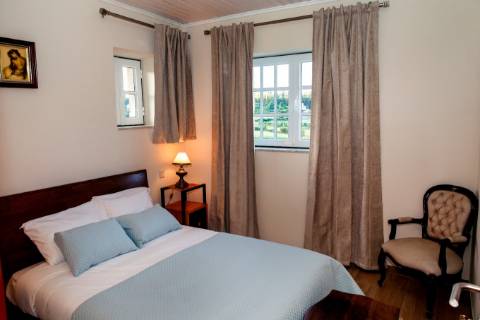 2 Moradias em Pedra com Piscina + Casa T1 Independente - Ponte de Lima