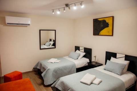 2 Moradias em Pedra com Piscina + Casa T1 Independente - Ponte de Lima