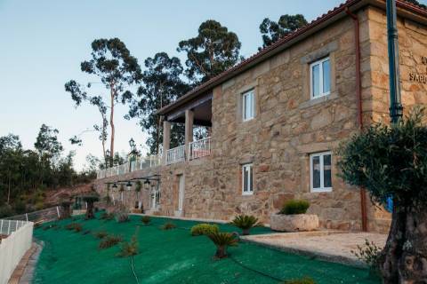 2 Moradias em Pedra com Piscina + Casa T1 Independente - Ponte de Lima