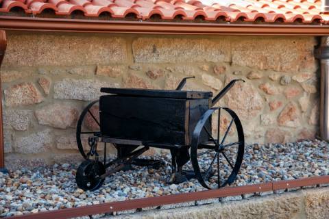 2 Moradias em Pedra com Piscina + Casa T1 Independente - Ponte de Lima