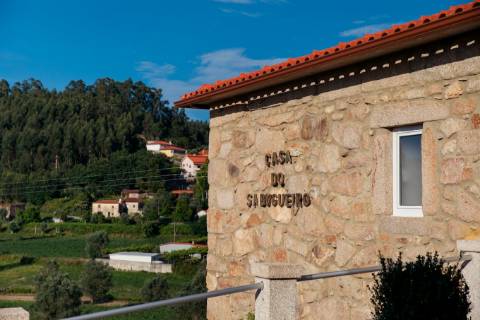 2 Moradias em Pedra com Piscina + Casa T1 Independente - Ponte de Lima
