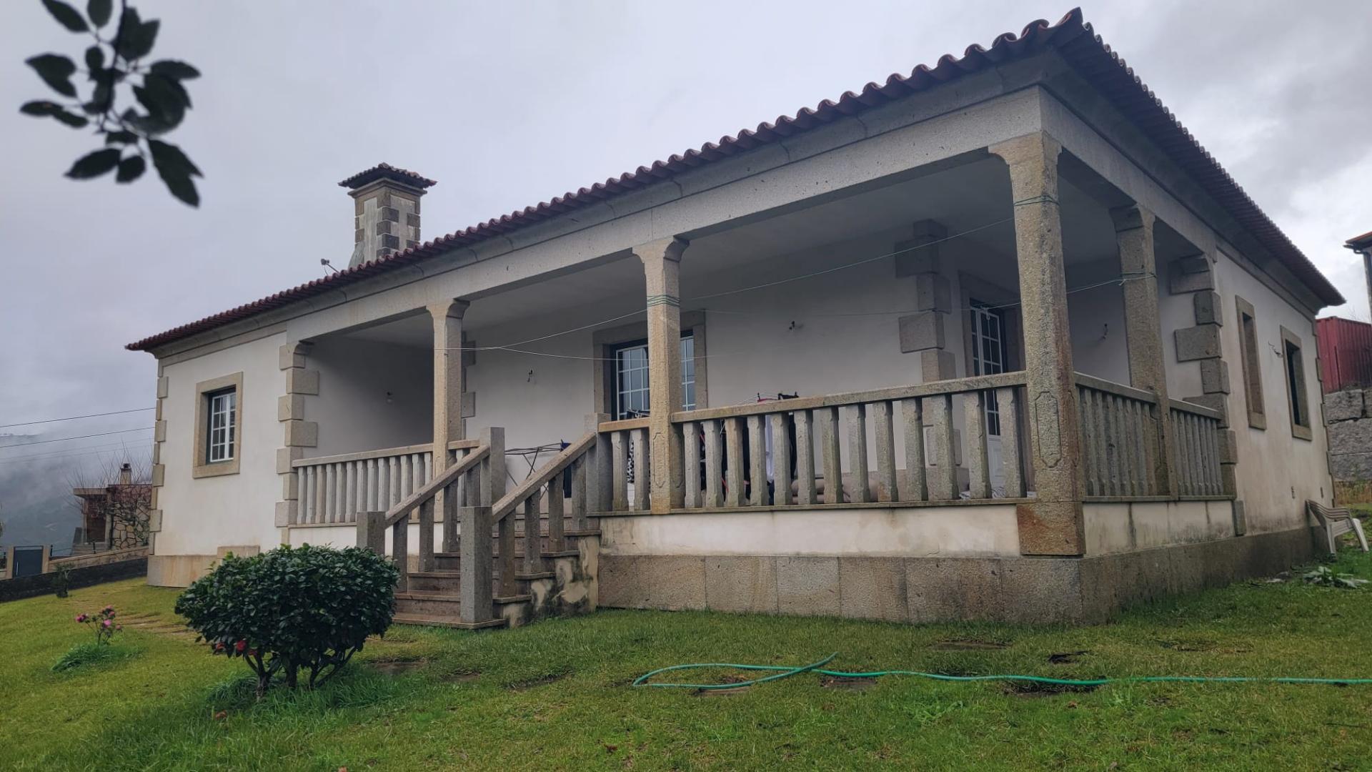 Moradia T3 individual em zona calma