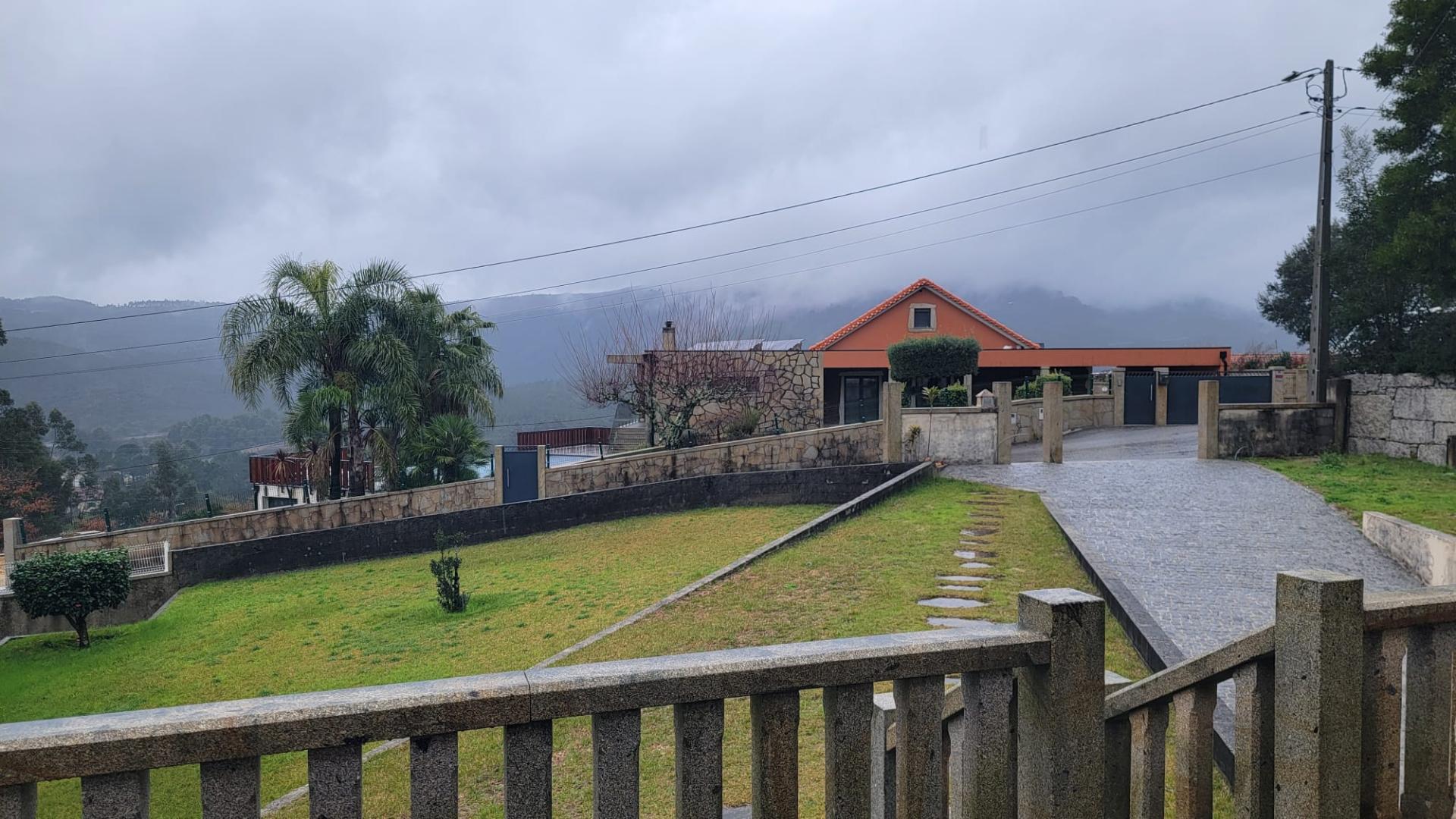 Moradia T3 individual em zona calma