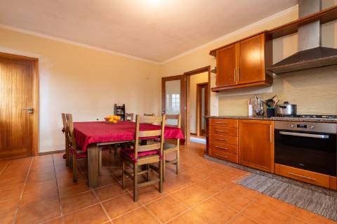 Moradia T3 individual em zona calma