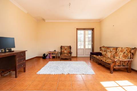 Moradia T3 individual em zona calma