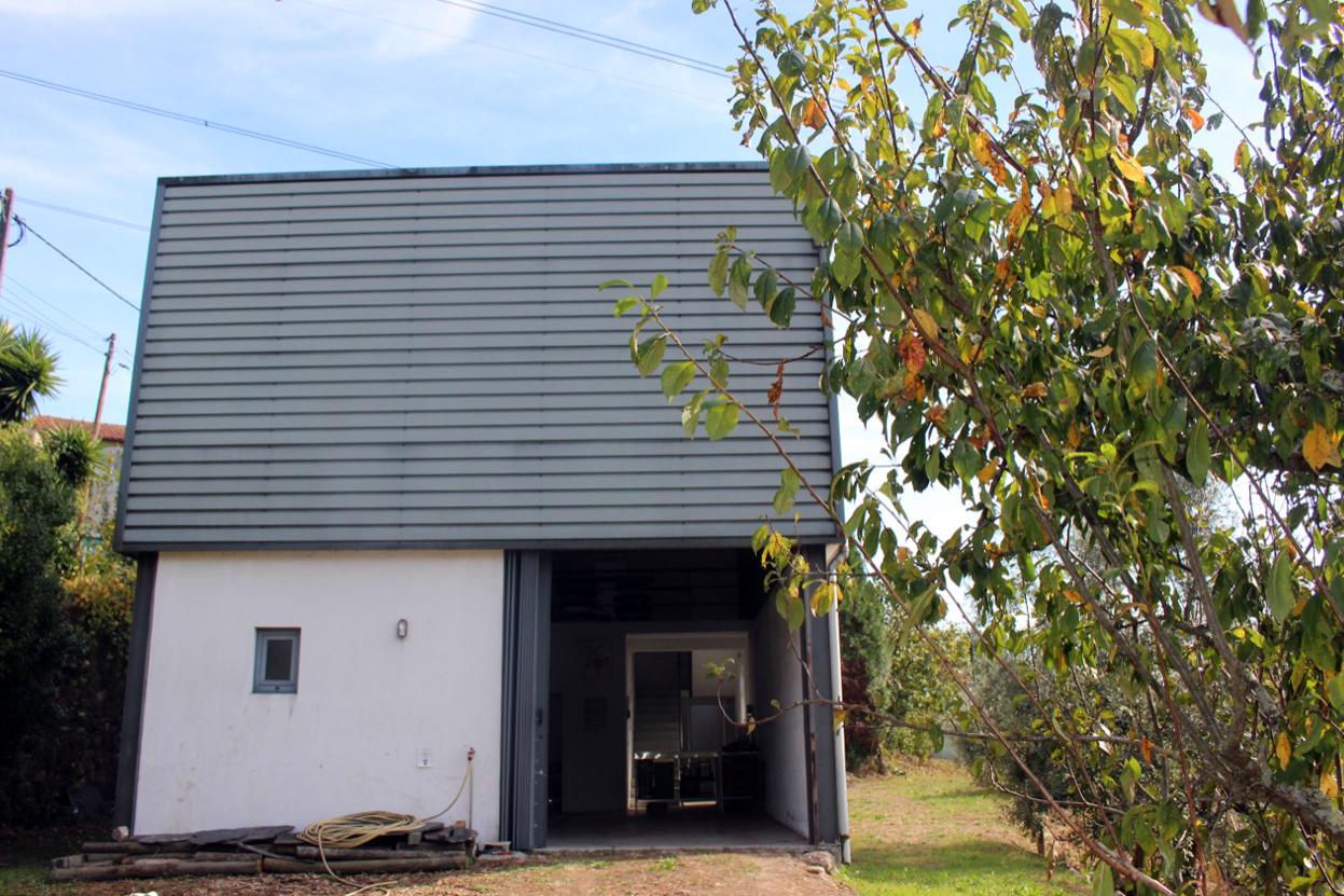 Pavilhão com melaria licenciada