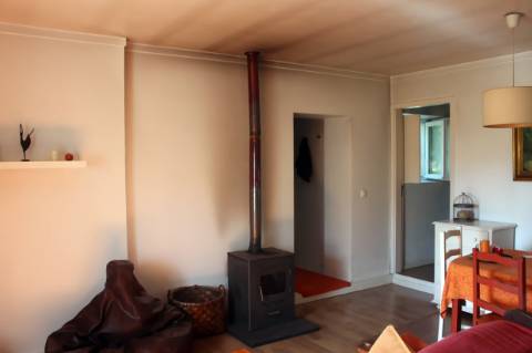 Quintinha com 2 moradias em pedra