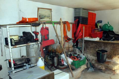 Quintinha com 2 moradias em pedra