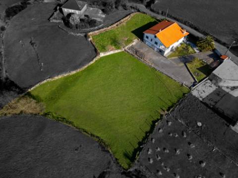 Moradia T3 em Castanheira - Paredes de Coura