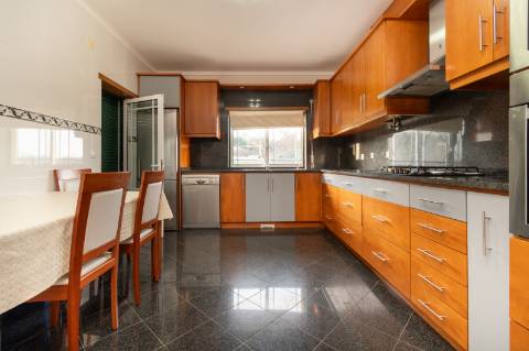 Moradia T3 em Castanheira - Paredes de Coura