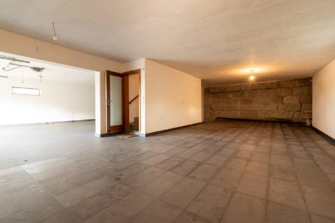 Moradia T3 em Castanheira - Paredes de Coura