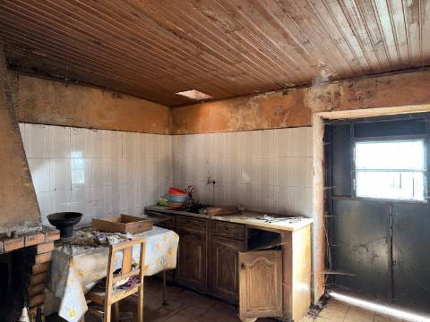 Conjunto de 3 moradias - Rio de Moinhos